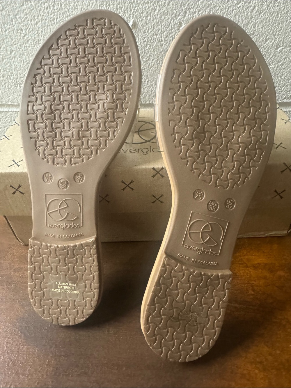 Levergledes Nude Clear Chain Slide Sandal - Picture 2 of 5